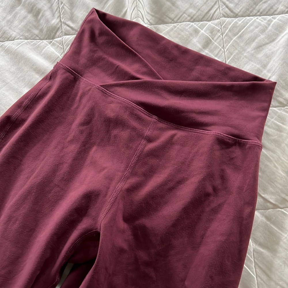 Alphalete Cross Waist Legging